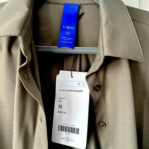 BNWT Kit and Ace “On the Move Blouse”